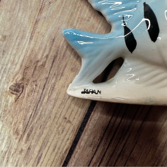 Vintage Pink Blue Kissing Fish Japan Ceramic Figurines Fishes 70's 60's Girl Boy - Picture 11 of 12